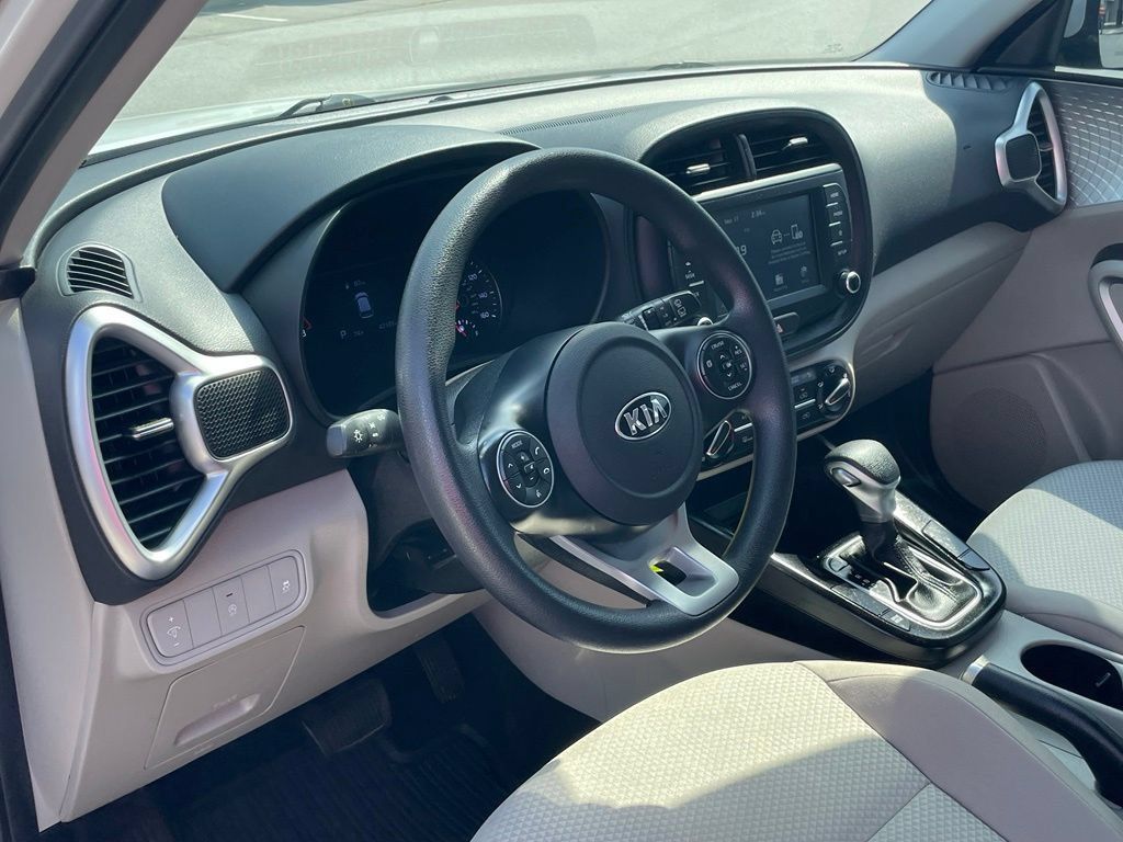 Used 2020 Kia Soul LX FWD image 9