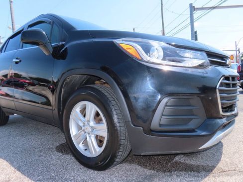Used 2019 Chevrolet Trax LT w/ LT Convenience Package AWD/4WD image 22