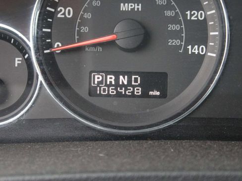 Used 2009 Jeep Grand Cherokee Laredo image 10