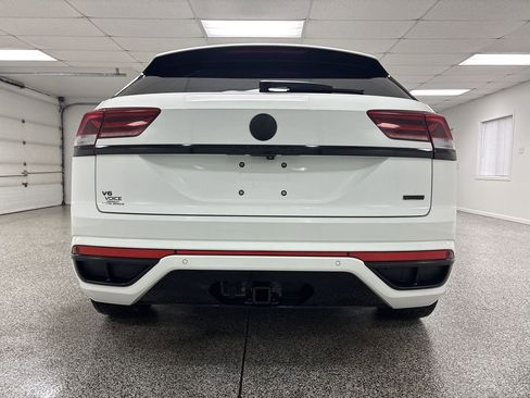 Used 2022 Volkswagen Atlas Cross Sport SEL R-Line image 33