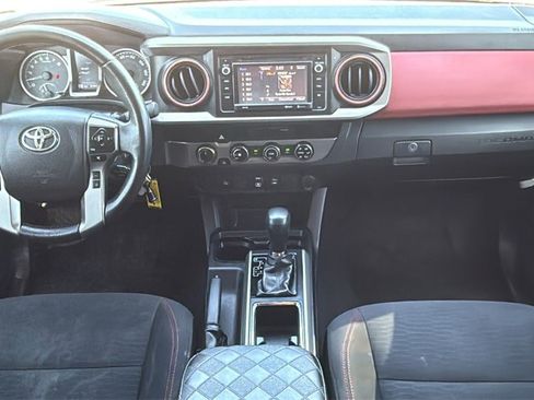 Used 2018 Toyota Tacoma SR5 image 15