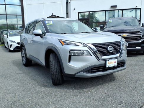 Used 2023 Nissan Rogue SV AWD/4WD image 3