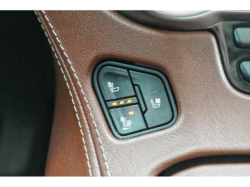 Used 2019 Chevrolet Suburban Premier image 52