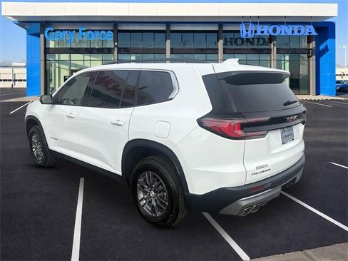 Used 2025 GMC Acadia Elevation image 3