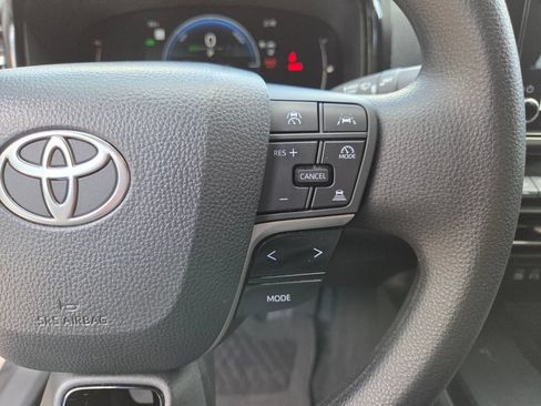 Used 2026 Toyota Camry LE FWD image 30