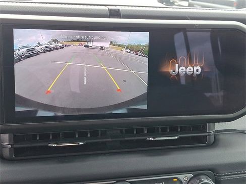 Used 2024 Jeep Wrangler Sahara w/ Safety Group image 18