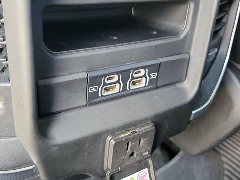 Used 2023 RAM 1500 Laramie AWD/4WD image 18