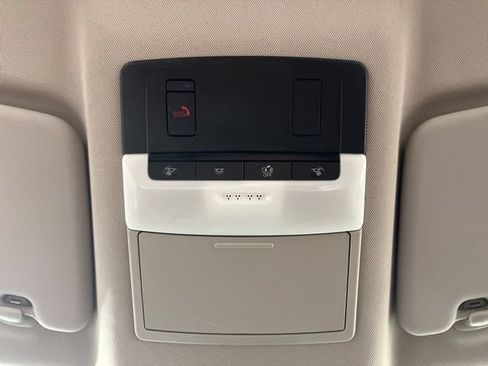 Used 2025 Nissan Rogue SV FWD image 34