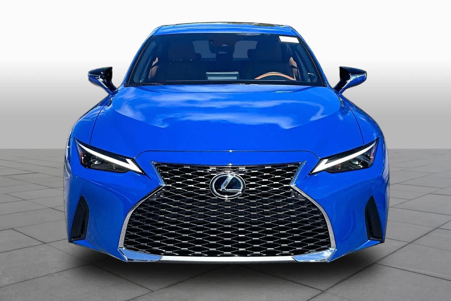 Used 2023 Lexus IS 300 w/ Comfort Package RWD image 4