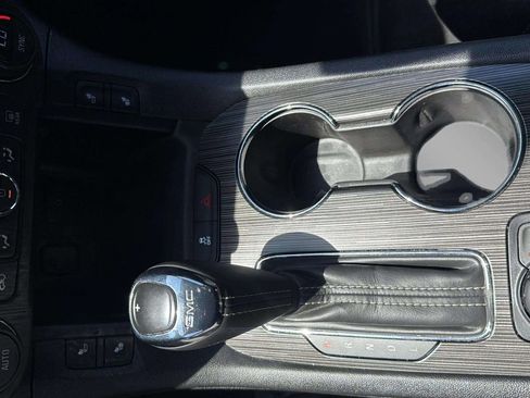 Used 2017 GMC Acadia SLT image 9