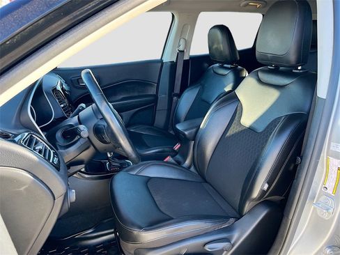 Used 2020 Jeep Compass Latitude image 19