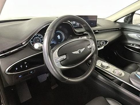 Used 2025 Genesis GV70 2.5T AWD/4WD image 14