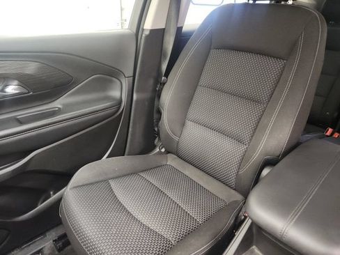 Used 2024 GMC Terrain SLE w/ Driver Convenience Package FWD image 16