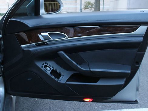 Used 2010 Porsche Panamera Turbo AWD/4WD image 30