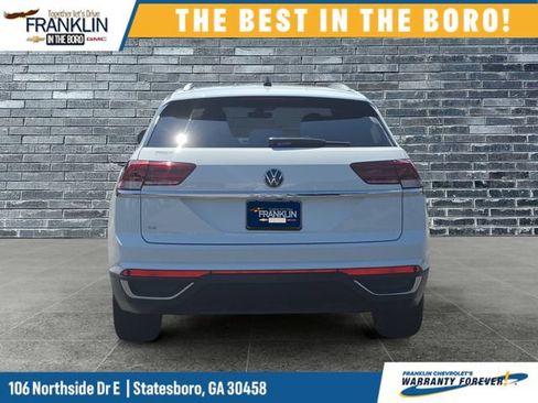 Used 2022 Volkswagen Atlas Cross Sport SE w/ Panoramic Sunroof Package FWD image 4