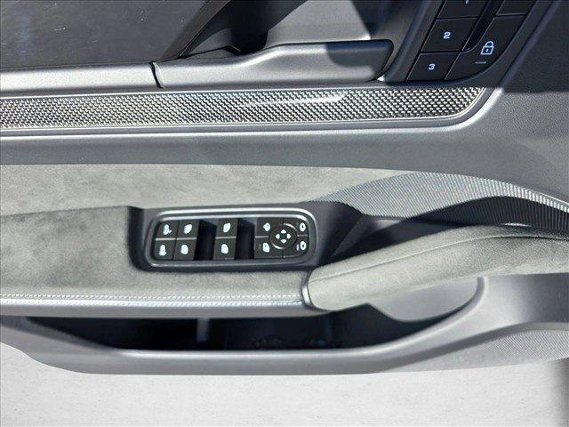 Used 2025 Porsche Cayenne Turbo GT AWD/4WD image 28