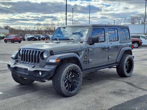 Used 2019 Jeep Wrangler Unlimited Sport S image 3
