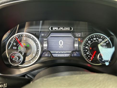 Used 2019 RAM 1500 Laramie AWD/4WD image 15