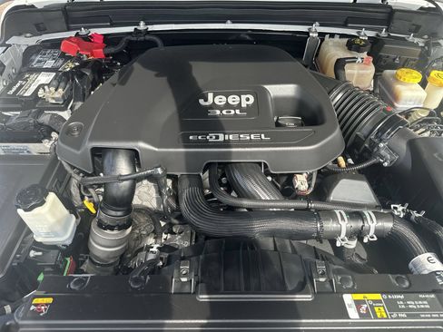 Used 2021 Jeep Wrangler Unlimited Rubicon AWD/4WD image 33