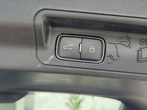 Used 2023 Ford Explorer XLT w/ Equipment Group 202A AWD/4WD image 7