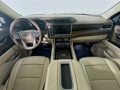 Used 2021 GMC Yukon Denali w/ Denali Premium Package image 10