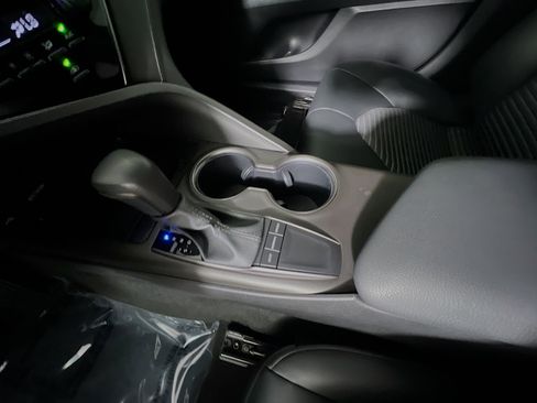 Used 2023 Toyota Camry SE FWD image 24