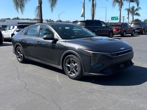 Used 2025 Kia K4 LXS image 9