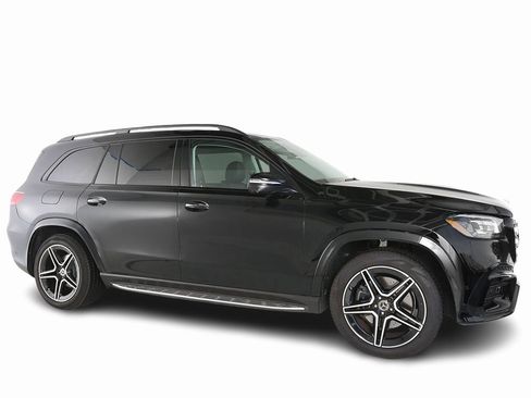 Used 2024 Mercedes-Benz GLS 450 4MATIC w/ AMG Line Exterior image 10