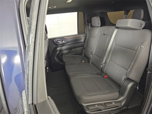 Used 2023 GMC Yukon XL SLE image 20