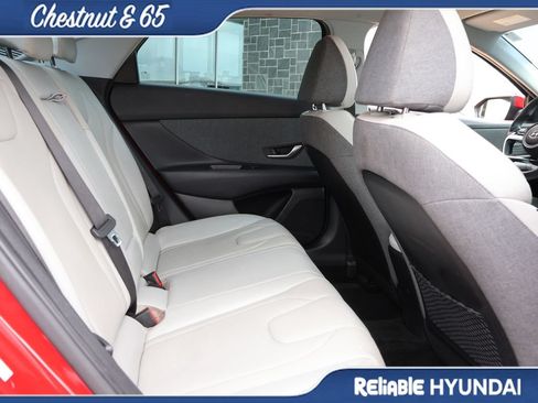 Used 2023 Hyundai Elantra Limited FWD image 13