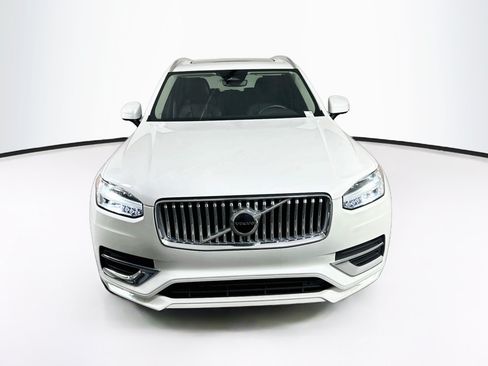 Used 2024 Volvo XC90 B5 Core AWD/4WD image 2