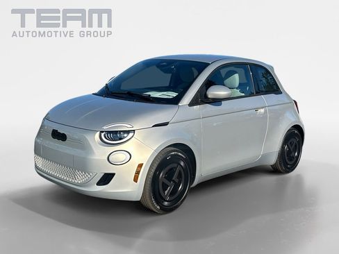 New 2025 FIAT 500 e image 3