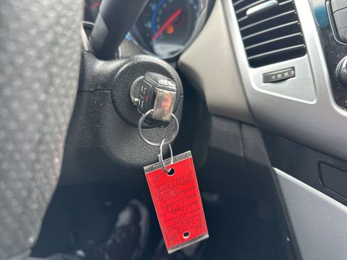 Used 2016 Chevrolet Cruze LT w/ Sun And Sound Package image 27