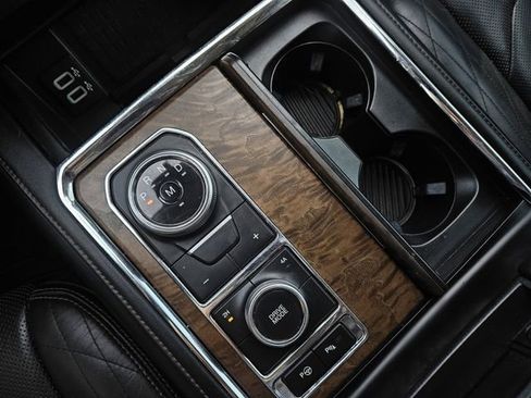 Used 2019 Ford Expedition Max Platinum image 19