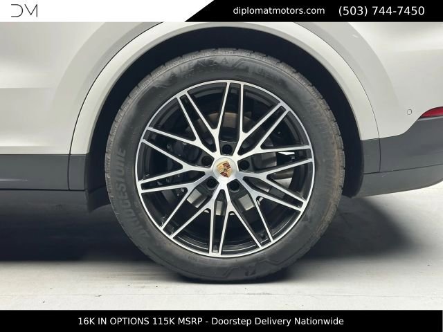 Used 2025 Porsche Cayenne E-Hybrid AWD/4WD image 44