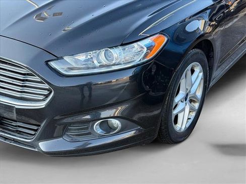 Used 2014 Ford Fusion SE w/ Equipment Group 202A image 9