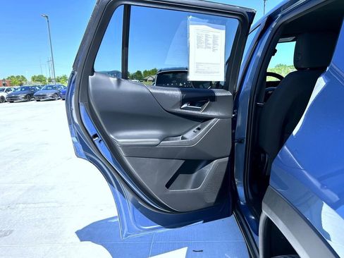 Used 2025 Chevrolet Equinox LT AWD/4WD image 21