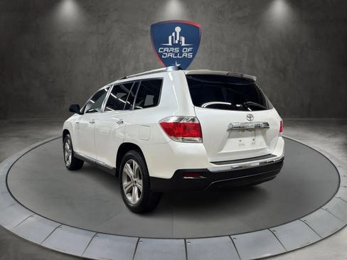Used 2011 Toyota Highlander Limited w/ Tow Pkg FWD image 3