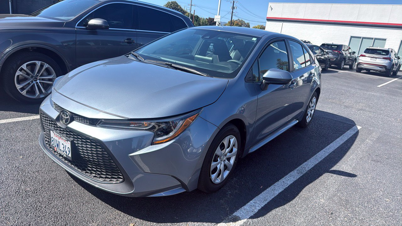 Used 2021 Toyota Corolla LE w/ Carpet Mat Package (TMS) FWD image 1