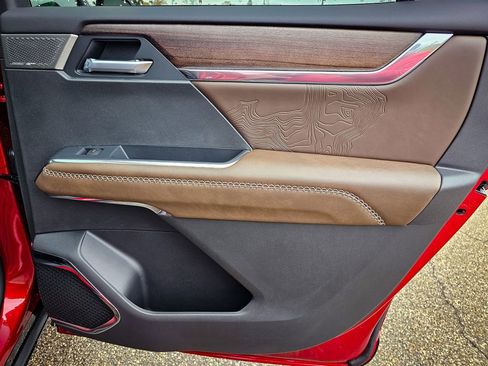 New 2026 GMC Acadia Denali Ultimate w/ LPO, All-Weather Package image 47