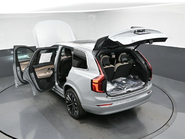 New 2026 Volvo XC90 B6 Plus w/ Protection Package Premier AWD/4WD image 53