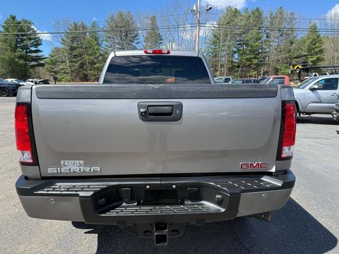 Used 2012 GMC Sierra 2500 Denali w/ Suspension Package, Off-Road AWD/4WD image 12