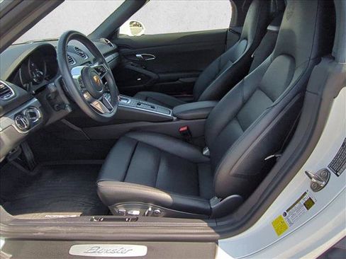 Used 2025 Porsche 718 Boxster RWD image 16