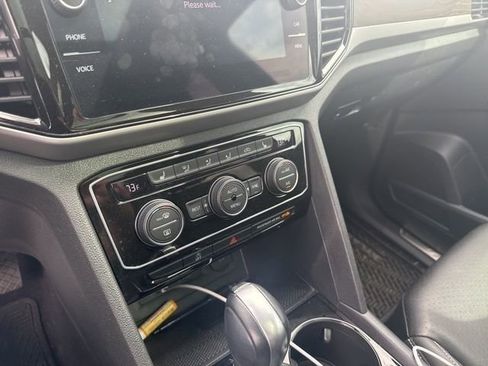 Used 2023 Volkswagen Atlas SE w/ Panoramic Sunroof Package FWD image 50