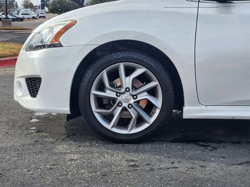 Used 2013 Nissan Sentra SR w/ Premium Pkg image 8