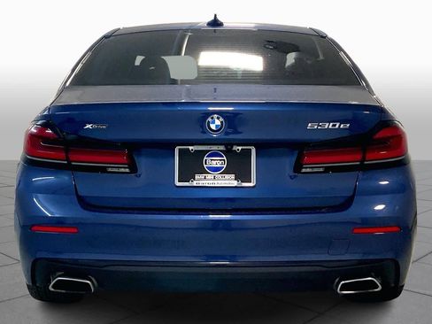 Certified 2023 BMW 530e xDrive w/ Premium Package image 4