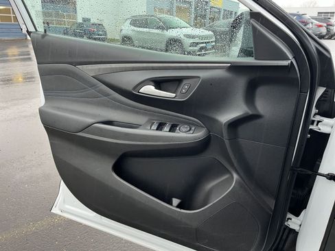 Used 2025 Buick Envista Sport Touring image 20