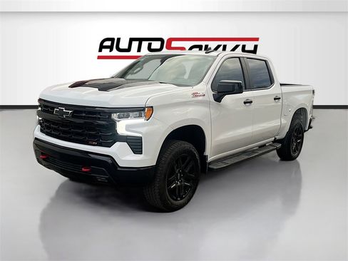 Used 2024 Chevrolet Silverado 1500 LT Trail Boss w/ Convenience Package II image 3