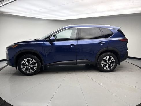 Used 2021 Nissan Rogue SV w/ Premium Package image 2
