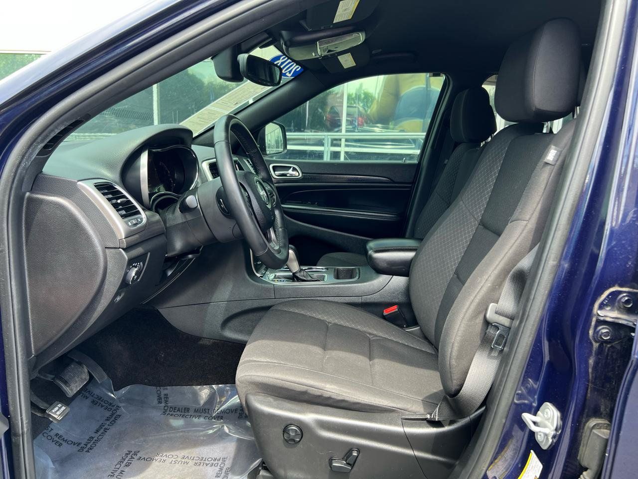 Used 2018 Jeep Grand Cherokee Laredo AWD/4WD image 11